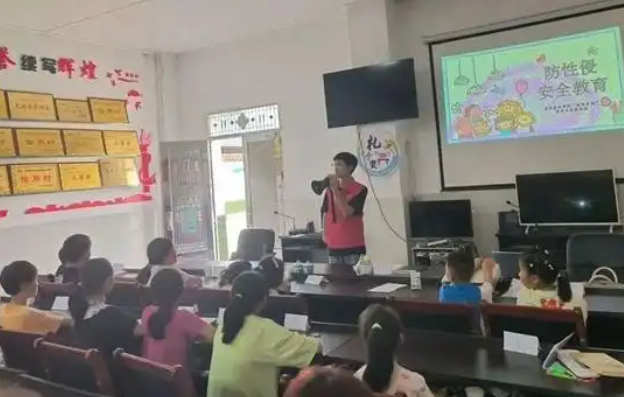 公共空间整合资源打造一个社区才智学习角让教育走进日子场景