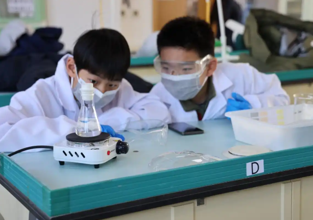 学校将持续整合资源打造无边界学习生态引导学生走出书本