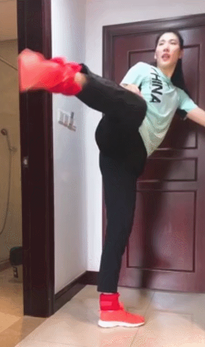 别羡慕春丽的腿啦!咱中国跆拳道队“好腿”更多!